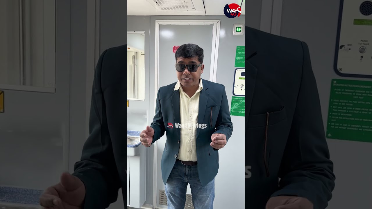 वाराणसी – नई दिल्ली स्लीपर वंदे भारत ट्रेन के वॉशरूम में शावर और वैक्यूम टॉयलेट की सुविधा