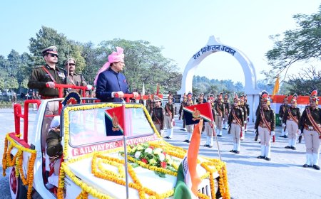  पूर्व मध्य रेल में हर्षोल्लास पूर्वक मनाया गया गणतंत्र दिवस, महाप्रबंधक श्री छत्रसाल सिंह ने किया झंडोत्तोलन